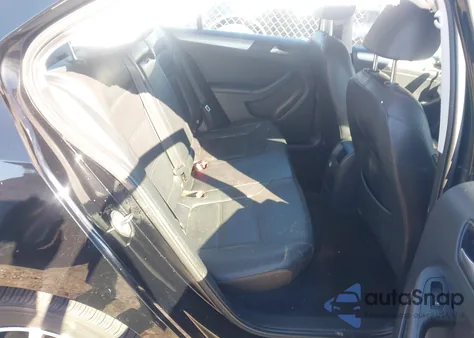 2017 Volkswagen Jetta 1.4T Se z USA, uszkodzony, nr VIN 3VWDB7AJ9HM230105